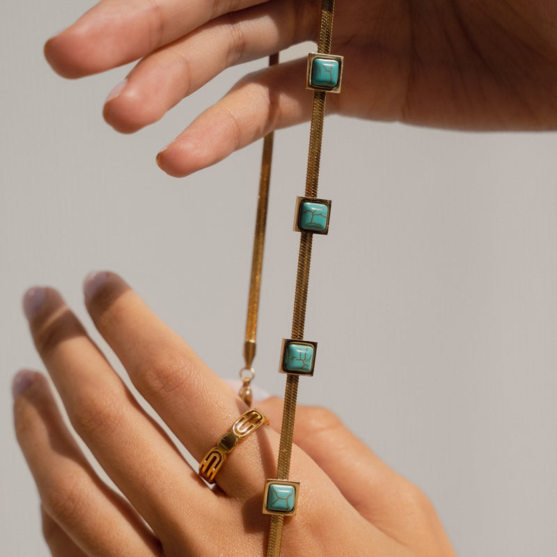 Aqua Stone Snake Chain Necklace – Gold