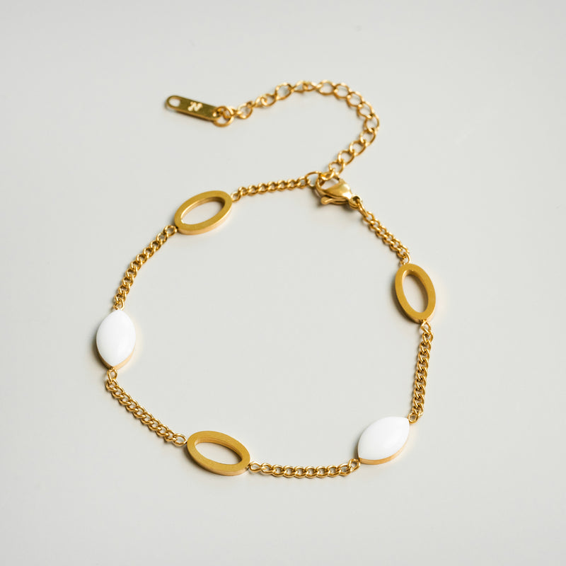 Angellica Oval Pendant Bracelet - Gold