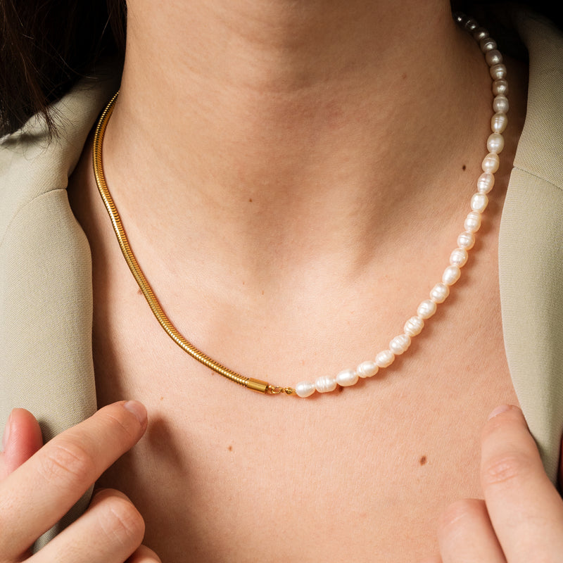 Rounded Snake Chain Pearl Necklace - Gold