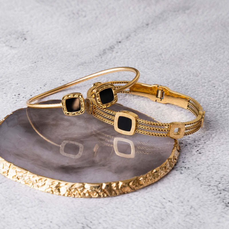 Squared Onyx Bangle Bracelet - Gold