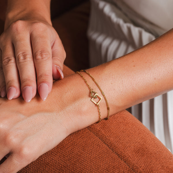 Square Link Pendant Bracelet - Gold