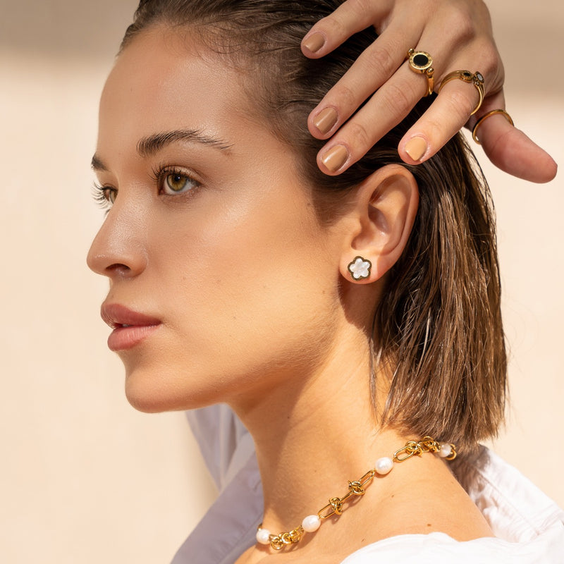 Clover Shell Stud Earrings - Gold/White